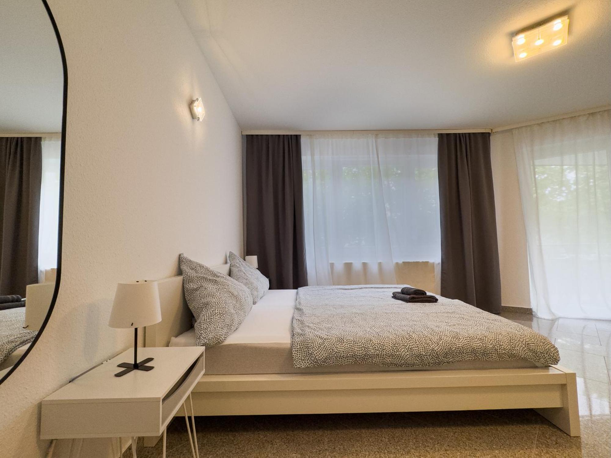 110Qm - 4 Zimmer - Privat Parkplatz - Zentral - Balkon - Mallibase Apartments Kassel Eksteriør billede